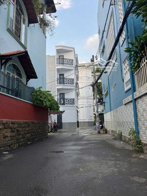 xe hơi ngủ nhà. căn góc nguyễn văn đậu, phường 6. 39m2 - 4 tầng nhà mới. ngay pccc số 6. chỉ 7,5 tỷ