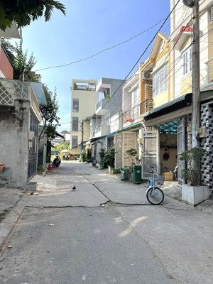 nhà 3 tầng, hẻm oto, 100m ra nguyễn duy trinh, giáp kđt đông tăng long, 4x14, hoàn công chuẩn!