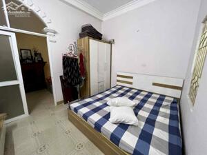 Cho thuê nhà Định Công Thượng 42m2 3 tầng 1 tum 3pn full nội thất 9.5tr/1 tháng