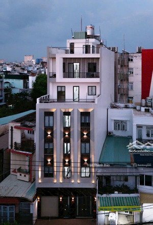 cần bán tòa nhà dòng tiền 200 tr/th - ngay nguyễn thái bình, tân bình ( dt 8,2x34m - hầm 8 tầng )