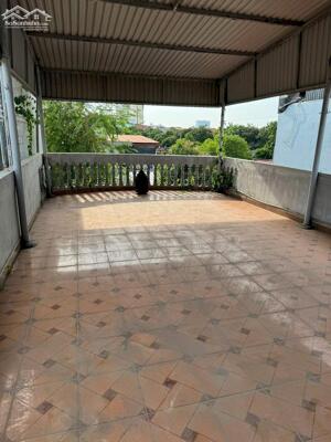 Cho thuê nhà riêng full đồ Phụng Pháp , Văn Cao . Gia đình ở lâu dài ok