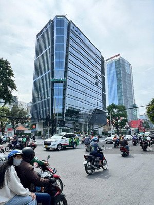 tòa building mt điện biên phủ quận 1. dt 14 x 35m - 2 hầm - 15 tầng. thu nhập 1.2 tỷ. giá 220 tỷ