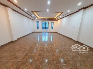 bán gấp. nhà phố trần vỹ, mai dịch. phân lô, oto tránh đỗ, vỉa hè rộng. lô góc. dt 70m2*20 tỷ.