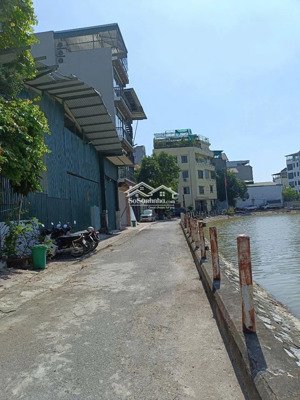 chính chủ nhờ bán lô đất siêu đẹp mặt hồ đầm tranh - cự khối, long biên dt 100m2 mt 5,5m giá 15,5tỷ