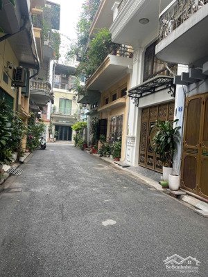 bán đất tặng nhà, khuôn tiền nhỏ xinh. khách quan tâm nhanh nhé ạ