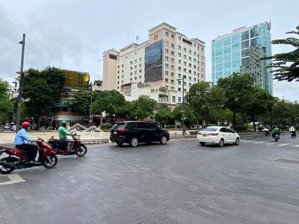 siêu phẩm giá tốt mặt tiền trần quang khải p.tân định q.1 dt: 5.3 x 17m, 3 lầu giá : 32 tỷ