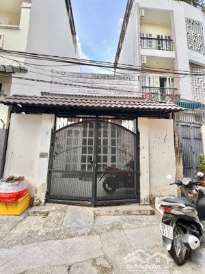 nhà cấp 4 q7 85m2 công nhận giá chỉ 6.x tỷ chưa tới 60tr/m2