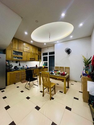 bán nhà riêng đẹp xuất sắc tại phố hoàng cầu, 31 tỷ, 108m2, 4 tầng, ô tô ra vào