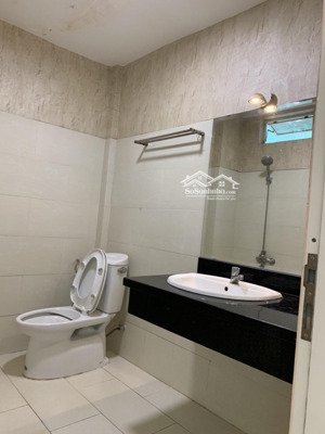 bán nhà chính chủ lâu đời, hẻm xe hơi đường âu dương lân. giá 11 tỷ 200 triệu có thương lượng