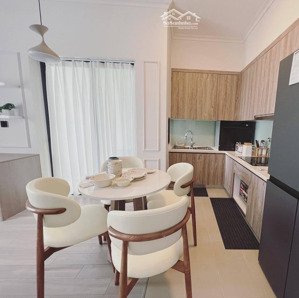 mời thuê căn 58m2 2pn 1wc đủ đồ đẹp view hồ ban công đn toà park premium. lh ạ