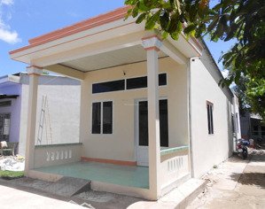 bán lỗ 800 triệu căn nhà cấp 4 khu đô thị vinhomes green city sổ hồng riêng, dân cư đầy đủ