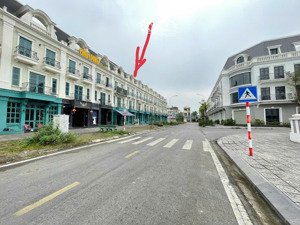 chính chủ bán căn nhà shophouse, cạnh siêu thị vincom uông bí, thành phố uông bí, quảng ninh