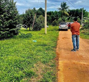 bán gấp 3000m2 đất sào giá 420tr gần tp đồng xoài