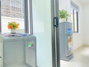 phòng chính kinh 1 ngủ - 1 bếp - 1 ban công full đồ máy giặt riêng chỉ 4tr5/tháng
