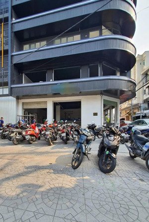 cho thuê nhà góc 2 mặt tiền 212c phan xích long, phường 2, phú nhuận