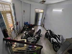 calmette q1(nh.07) nhà 3 tầng chia 2 căn dòng tiền 24tr/tháng 9.9 tỷ