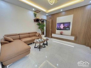chính chủ cần bán gấp căn ccmn 2pn mới, dt 50m2, full nội thất đường xuân thủy-cầu giấy. giá 1,5 tỷ