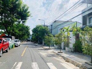 "hiếm có " đất 200m2 (10x20) đ 7m5 gần cao đẳng kinh tế kế hoạch, kẹp lối thoát hiểm 1m bên hông