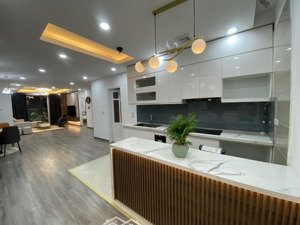 chính chủ bán căn hộ tại n07b1.2 thành thái đtm dịch vọng, 133m2, 3 ngủ, ntcb ,sổ đỏ.