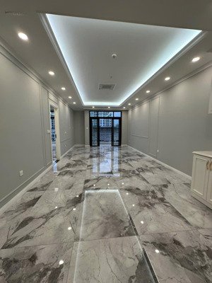 cho thuê căn hộ 4pn, 3pn + 1. nhà đẹp như ảnh, full nội thất mới. đã lắp hệ thống điều hoà xịn.