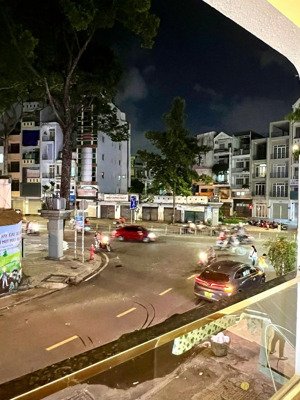 bán căn góc khu phan xích long 3/2 quận 11, dt: 3.6mx20.5m nở hậu 4m. giá 13.5 tỷ. vị trí đắc địa