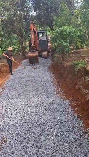 ea sin-krong búk-đắk lắk dt gần 1.3ha full cà phê, sầu riêng giáp suối lớn nước bao la chỉ 1.75 tỷ