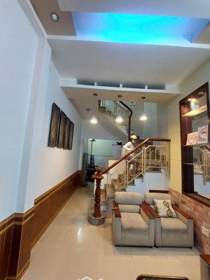cho thuê nhà hẻm 80// dương quảng hàm, p5, gò vấp, 4x12m, trệt 2 lầu sân thượng, 4pn 3wc