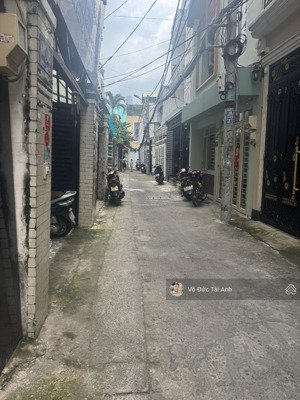 ngộp bank cần bán gấp nhà đẹp hxh đậu cửa ngang 6m, sát bên cầu himlam 2 lầu nhỉnh 5 tỷ