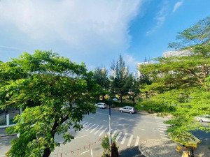 cho thuê biệt thự làm bnb cách trung tâm triển lãm secc quận 7 500m,ib em ngay: 