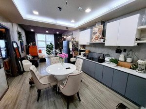bán chung cư khánh hội 3 - 77m2 2pn 2wc - nội thất cao cấp - giá 4,5 tỷ ( đã có sổ )
