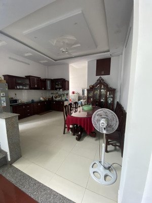 bán căn biệt thự góc 2mt đường số 28 p6, dt:6,5 x 22 3 lầu 4pn , giá : 15,1 tỷ , lh : 