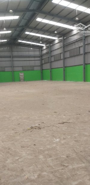 cần cho thuê kho chứa hàng 2000m2 ở tp thuận an bình dương lh : 