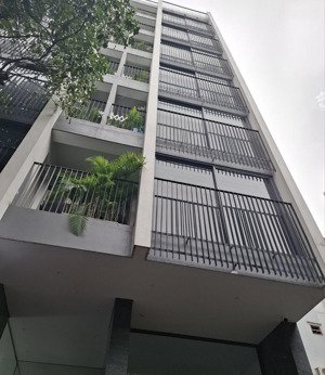 trung tâm học viện tài chính - bắc từ liêm - dt 65m2 - 7 tầng - giá 13 tỷ - thang máy - ô tô