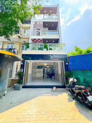 nhà đẹp dt 5mx20m-ngay chợ thuận tiện kinh doanh-phù hợp buôn bán mọi ngành nghề full nội thất