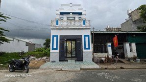 view công viên, ngay cổng trường cấp 1,2. nhà 5x17m, mặt tiền nhựa 14m