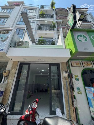 bán nhà 2 mặt tiền bạch vân phường 5 quận 5 dt:3x9m 1 trệt,lững,2 lầu giá 8 tỷ