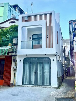 (q11-nt-2) lộ diện nhà góc 2mt phan xích long giá rẻ hơn kỳ vọng