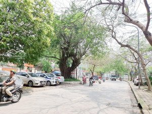 chính chủ bán ccmn dòng tiền 100tr/tháng phố kim giang. với 20pkk, 10m ra ô tô. hơn 17 tỷ