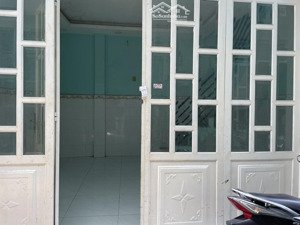 bán gấp nhà ngay cầu rạch cây khô nhà bè