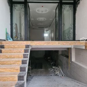 cho thuê lk mới thông sàn thang máy hdi mạc thái tông, q cầu giấy. dt 100m x 4 nổi 1 hầm. giá 50tr.