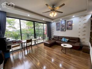 Cho thuê biệt thự hiện đại mặt đường Bùi Xuân Phái, Mỹ Đình 2. DT 200m x 4t, mt 12m. Giá 45tr.