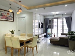 gấp. bán gấp trong tháng căn hộ 2pn 77m2 view hồ bơi lầu cao scenic valley 1 giá 6,2 tỷ