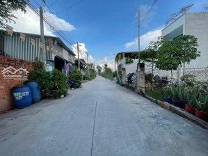 cần bán gấp nhà cấp 4 còn đẹp 103m2, tân phú trung, củ chi, sổ hồng riêng