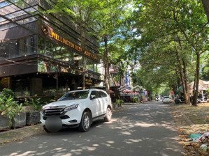 bán 5 lô liền kề, góc 2 mt sát đường đồng khởi, gần đh đồng nai. giá 52 tỷ!