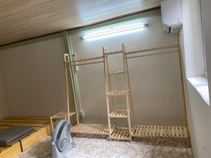 nhà hẻm 107/13e cho thuê, nằm trên con đường tôn thất đạm q1. nhà sạch sẽ, yên tĩnh