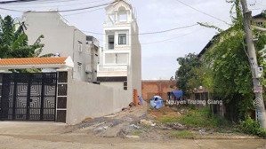 kẹt tiền bán gấp lô đất 900tr hồ thị hương, xuân an, gần chợ long khánh, đồng nai. dt 105m2. shr.