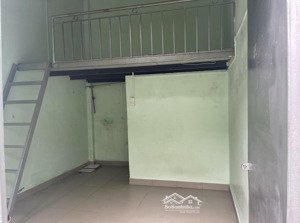 cho thuê phòng trọ 3x4 có gác giá 1.2 tr tháng vị trí hiệp thành 35 liên hệ 