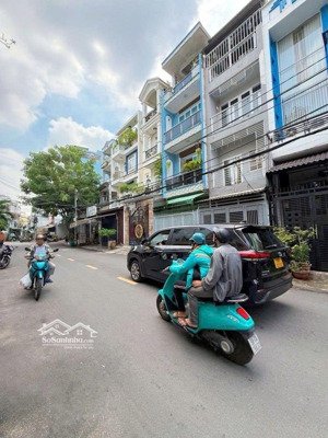 chính chủ còn bán nhà mặt tiền đường thái phiên phường 8 quận 11 ..65m2_ 5 tầng giá 13,5 tỷ tl