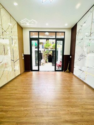 nhà 2 tầng siêu đẹp, kiên cố btct - hxh - gần ngay tthc tp. thủ đức, ô tô ngủ trong sân, 7.99 tỷ