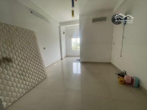 nhà cấp 4 kiệt 5m bùi tá hán cách đường khoảng 40m. khu vực dân cư đông đúc